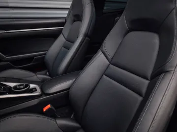 Car image 35