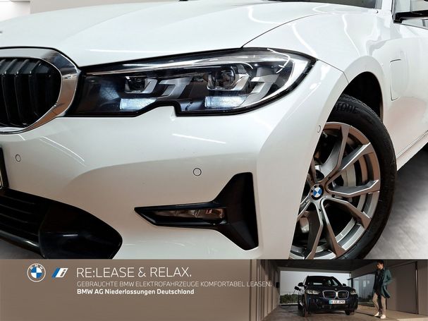 BMW 330 e Touring M Sport 215 kW image number 8