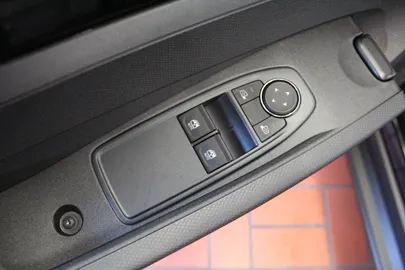 Car image 42