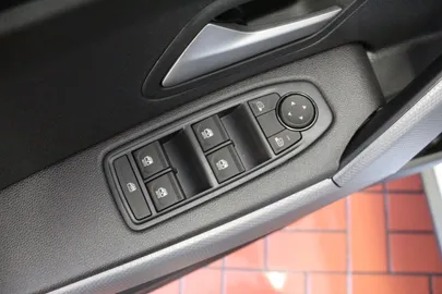 Car image 38