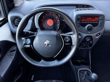 Car image 14