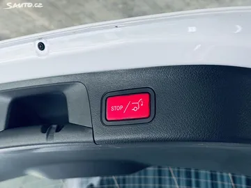 Car image 35
