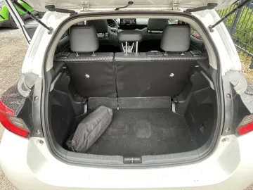 Car image 34