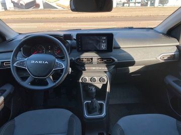 Car image 12