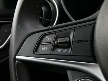 Car image 32