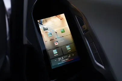 Car image 27