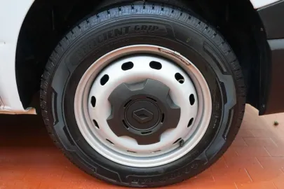 Car image 34