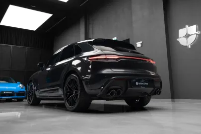 Car image 40