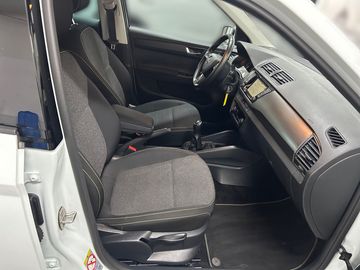 Car image 12