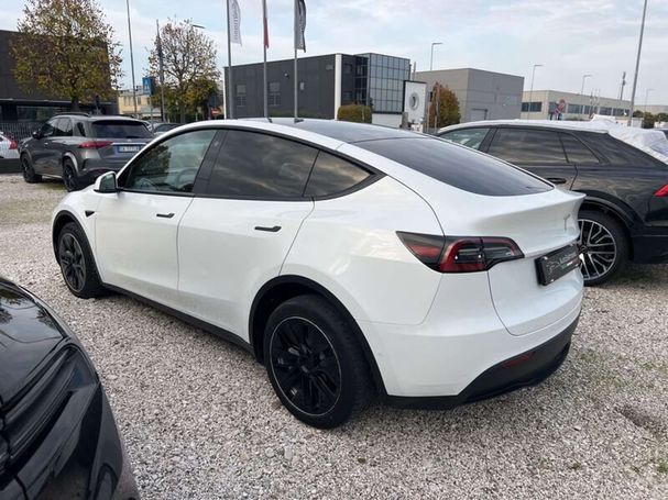 Tesla Model Y Long Range AWD 153 kW image number 6