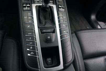 Car image 31