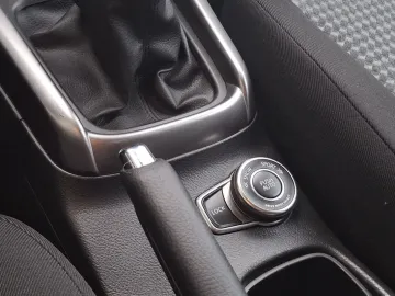 Car image 29