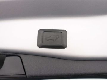 Car image 41