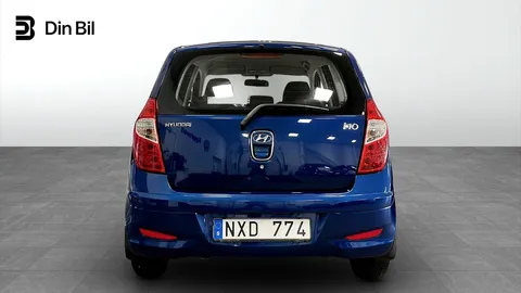 Car image 4
