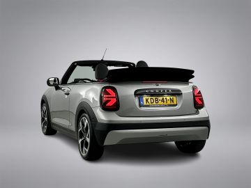 Car image 30