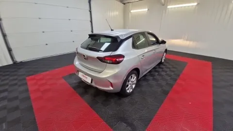 Car image 3
