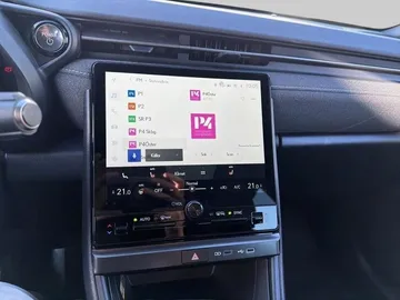 Car image 15