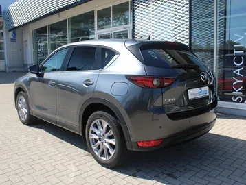 Car image 5