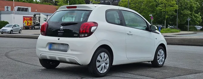 Car image 5