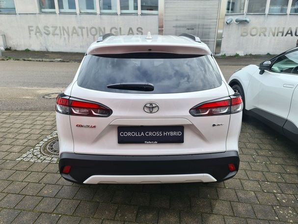 Toyota Corolla Cross 2.0 Hybrid 145 kW image number 2