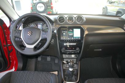 Car image 14