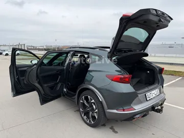 Car image 32