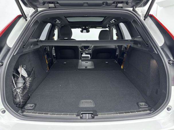 Volvo XC60 T8 335 kW image number 24