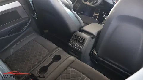 Car image 37