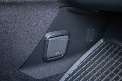 Car image 36