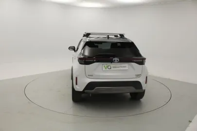 Car image 4