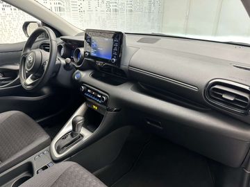 Car image 11