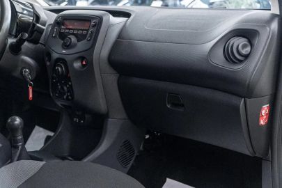 Car image 40