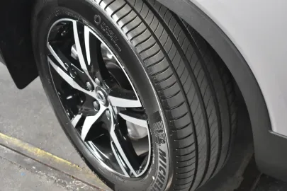 Car image 38