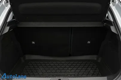 Car image 28