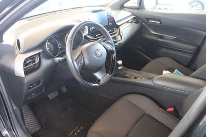 Car image 12