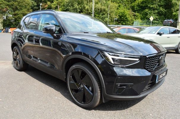 Volvo XC40 B4 Ultra Black Edition 145 kW image number 2