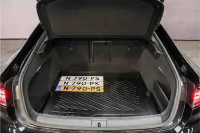 Car image 38