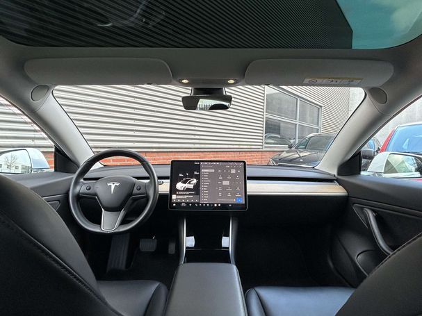 Tesla Model 3 60 Plus 225 kW image number 5