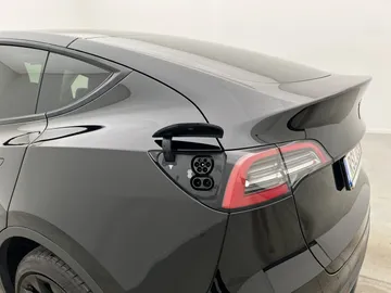 Car image 33