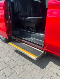Car image 32