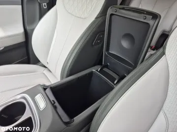 Car image 40