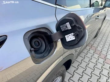 Car image 43