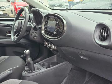 Car image 10