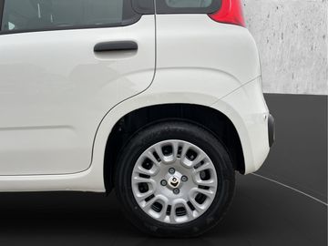 Car image 17