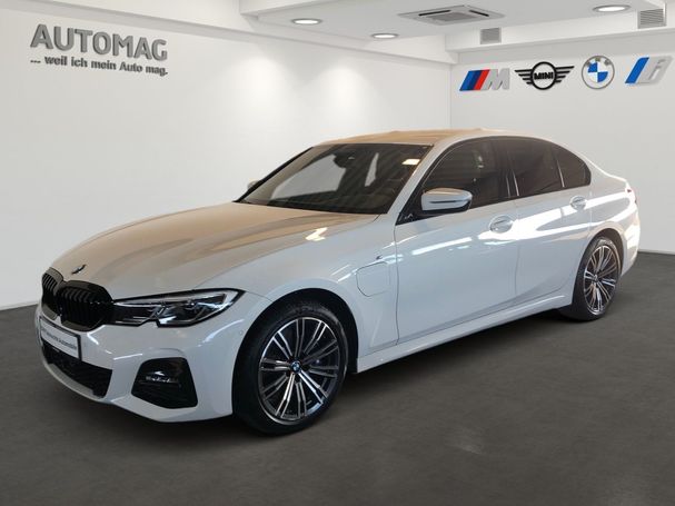 BMW 330 e M Sport 215 kW image number 1