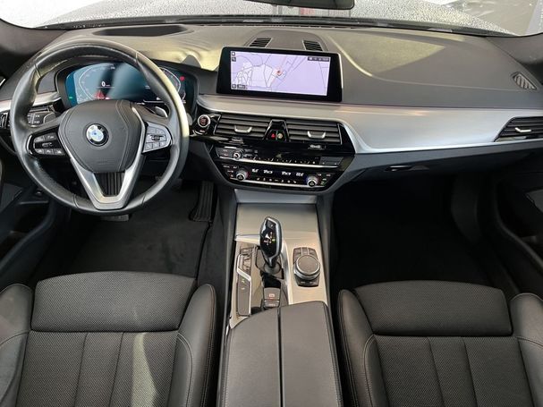 BMW 530d Touring xDrive Sport Line 195 kW image number 8