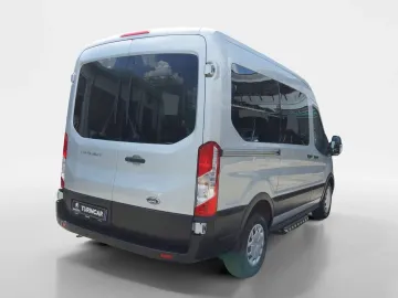 Car image 32