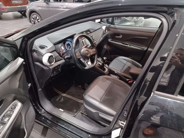 Car image 15