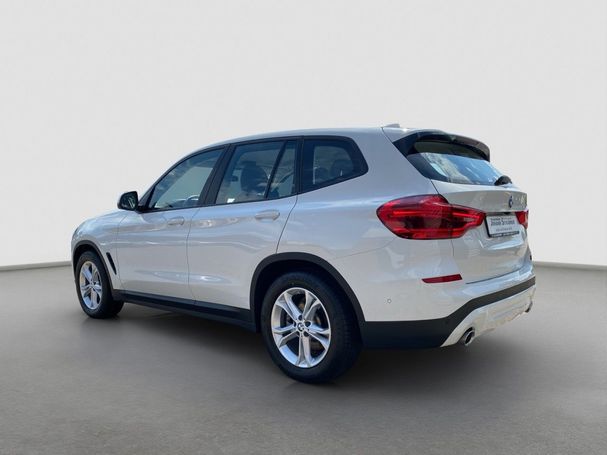 BMW X3 xDrive20i Advantage 135 kW image number 4