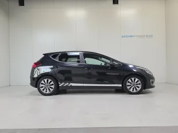 Car image 30